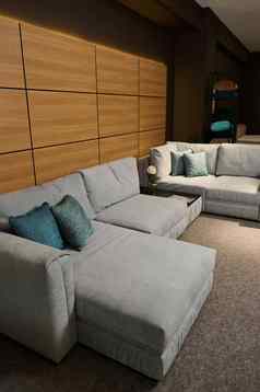 模型现代软长椅枕头显示出售家具商店生活房间设计