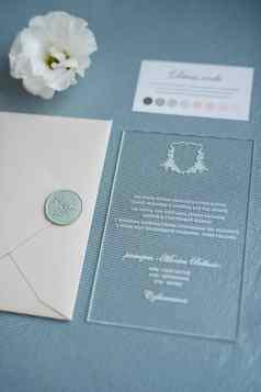 婚礼邀请灰色的信封表格