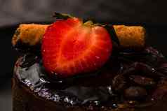 巧克力摩丝草莓巧克力坚持黑色的菜