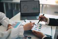 业务顾问分析金融数据表示进步工作公司业务投资概念