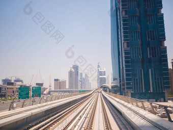 迪拜地铁世界最长的完全自动化地铁网络