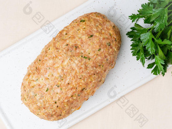 沙锅肉面包烤火鸡地面肉传统的法国美国菜前视图白色大理石背景
