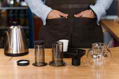 aeropress细节咖啡替代使咖啡师咖啡馆咖啡师准备aeropress对于广告咖啡馆餐厅