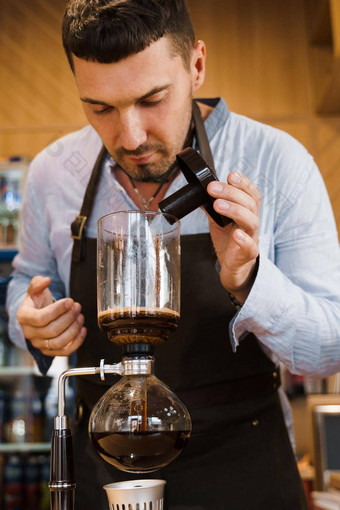 咖啡师嗅探味咖啡弯管设备咖啡酝酿弯管替代方法广告社会网络咖啡馆餐厅