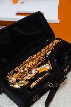 萨克斯风音乐家仪器情况下sax音乐的仪器玩爵士乐