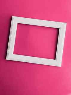 白色水平艺术框架粉红色的背景平铺设计艺术作品打印照片专辑
