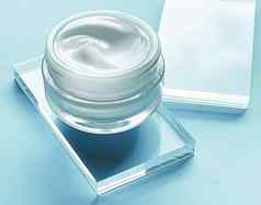 脸奶油保湿霜Jar玻璃薄荷背景美产品护肤品化妆品科学
