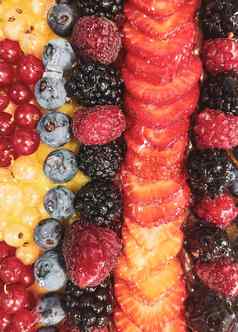 水果蛋糕草莓树莓蓝莓