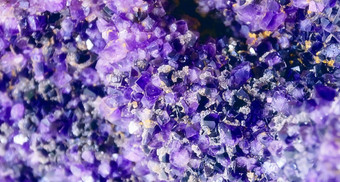 水<strong>晶石</strong>头宏矿物紫色的粗糙的紫水<strong>晶石</strong>英晶体