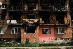 战争乌克兰烧平民房子俄罗斯军事被占领的城市特罗斯蒂亚涅茨俄罗斯军事入侵乌克兰