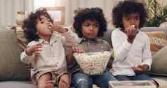 什么电影零食拍摄可爱的男孩吃爆米花看电影首页