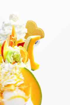 美味的冰奶油瓜木瓜健康的夏天食物概念