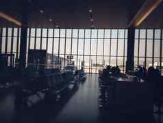 空机场终端等待区域椅子上海hongqiao机场视图窗帘墙