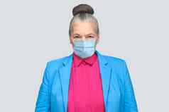 岁的女人面具防止感染机载呼吸疾病流感新冠病毒