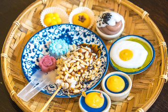 泰国传统的甜点织篮子受欢迎的甜点泰国原始泰国甜点糖果