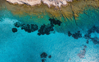 热带异国情调的岛湾水晶清晰的绿松石海水晶水域岩石海滩绿松石清晰的水域