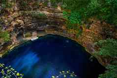 天然井生态旅游x-cajum蓝色的清晰的水墨西哥尤卡坦半岛