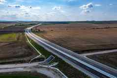 空中视图无人机高速公路运输基础设施概念