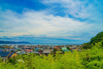 镰仓城镇的风景蓝色的天空
