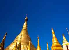 集团金宝塔蓝色的天空缅甸