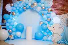 照片区气球男孩的生日装饰节日装饰气球儿童聚会，派对背景节日照片区蓝色的