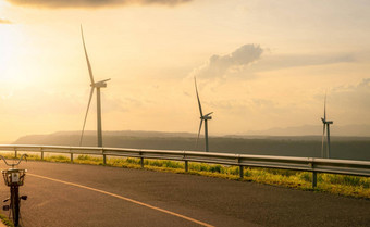 风<strong>能源</strong>风权力可持续发展的可再生<strong>能源</strong>风涡轮机生成电风车农场山蓝色的天空<strong>绿色</strong>技术可再生资源可持续发展的发展