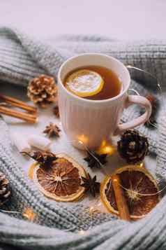 一年的茶加兰橙子圣诞节情绪冷晚上热饮料