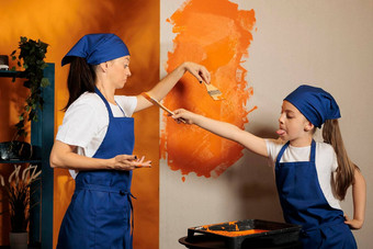 小家庭绘画墙橙色