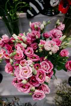 粉红色的玫瑰花商店花花商店概念花商店交付