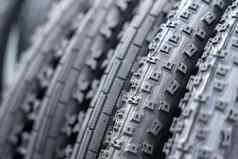 自行车轮胎存储堆栈黑色的自行车轮胎