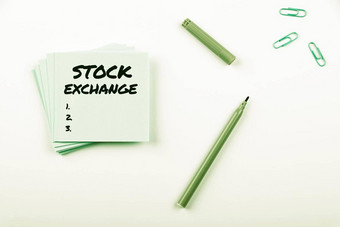 标志显示股票exchangean电子市场主人企业业务概述电子市场主人企业商人指出手指展示的想法