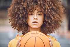 篮球体育动机年轻的时尚健康的黑色的女人持有球游戏愿景健康肖像自信女运动员准备好了竞争法院