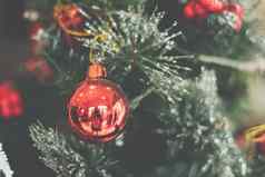圣诞节树人工装饰塑料绿色闪亮的亮片洒领导加兰光红色的球玩具反射冬天假期休闲古董洗不光滑的效果语气