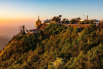 全景视图神圣的朝圣之旅网站金岩石kyaikhtiyo宝塔我的状态缅甸