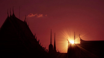 古老的传统的宝塔寺庙具有里程碑意义的曼谷泰国轮廓日落日落光