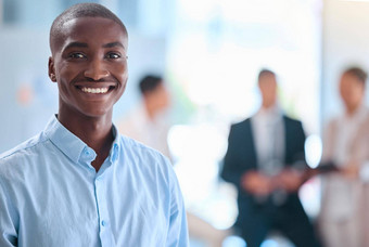 肖像微笑脸业务男人。工作企业公司领导非洲商人会议办公室黑色的经理员工工人骄傲启动团队合作
