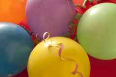 聚会，派对背景色彩斑斓的气球彩带