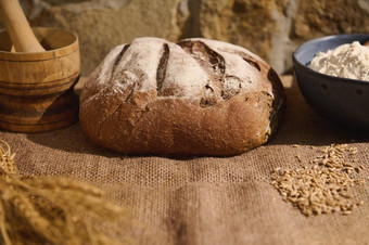 食物作文自制的新鲜的烤小麦<strong>面包</strong>小麦小穗烘焙成分粗麻布桌布