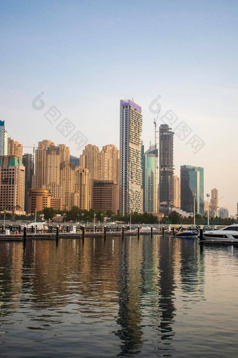 迪拜阿联酋视图塔朱美拉海滩住宅区迪拜港在户外