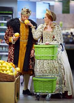仆人购物王女王购买食品杂货食品杂货商店