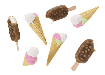 美味的冰奶油孤立的白色背景<strong>冰淇淋</strong>独家新闻各种各样的球香草草莓<strong>冰淇淋</strong>华夫饼<strong>巧克力冰淇淋</strong>杏仁减少呈现