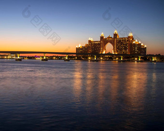 亚特兰提斯受欢迎的明星酒店迪拜阿联酋晚上单轨领先的酒店图片
