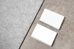 空白白色业务卡片粗糙的混凝土表面模型品牌身份栈显示国卡模板图形设计师免费的空间复制空间