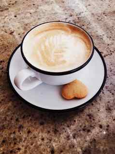 卡布奇诺咖啡早餐自助餐厅咖啡杯表格巴黎咖啡馆