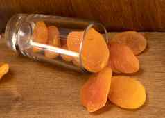 干杏子分散玻璃木表格饮食甜点