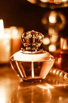 香水瓶古董香味魅力虚荣表格晚上珍珠珠宝水香水假期礼物奢侈品美品牌现在