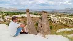 快乐年轻的但假期火鸡卡帕多西亚岩石形成帕萨巴格僧侣谷卡帕多西亚火鸡