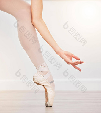 芭蕾舞女人舞者手腿脚芭蕾舞女演员鞋子尖端技术平衡身体重量脚趾优雅的拱放松手舞者适合灵活的好能源跳舞