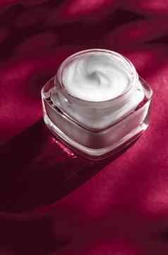 保湿美脸奶油敏感的皮肤奢侈品水疗中心化妆品自然清洁护肤品产品Ruby背景
