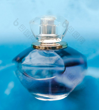 香水瓶蓝色的水新鲜的海沿海气味魅力香味水香水产品假期礼物奢侈品美水疗中心品牌现在